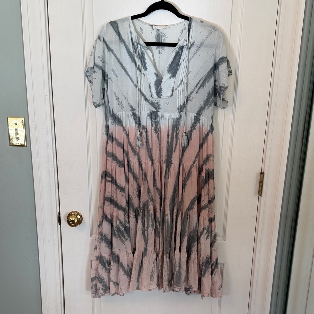 Karlie Tie-Dye Top in Gray and Pink